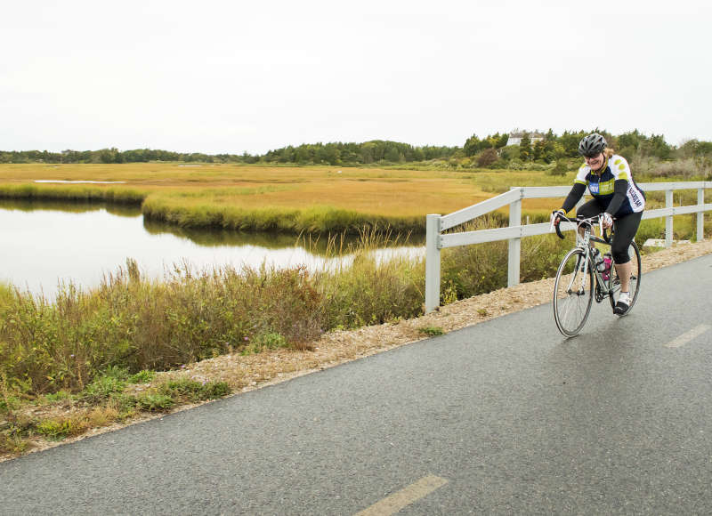 falmouth-massachusetts-shining-sea-bikeway-bike