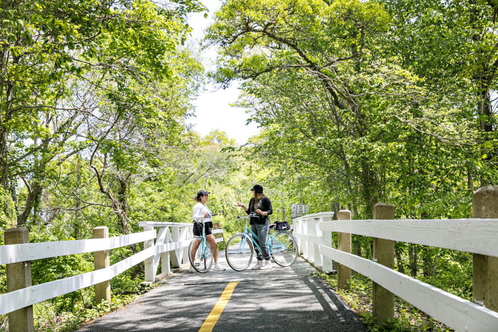 falmouth-massachusetts-shining-sea-bikeway-bike