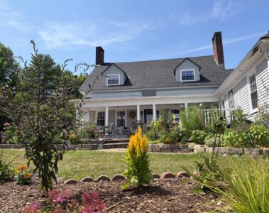maine-bed-and-breakfast-waters-run-monmouth