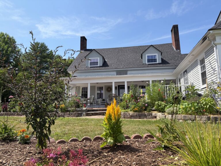 maine-bed-and-breakfast-waters-run-monmouth